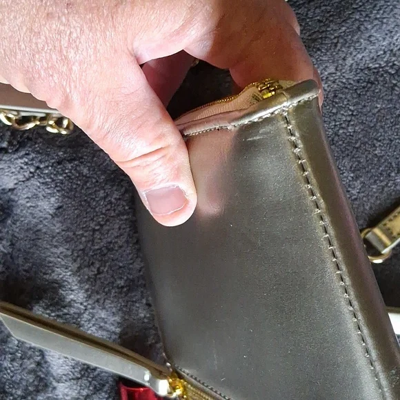 Giani Binni Metallic Gold Chain Crossbody Bag with Front Pocket NWT - Picture 7 of 9